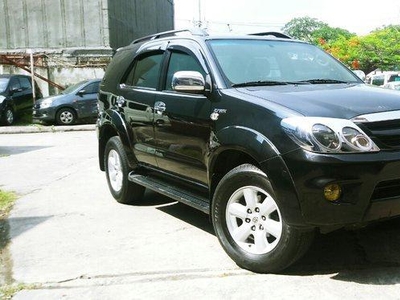 Selling Black Toyota Fortuner 2005 Automatic Gasoline