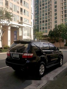 Selling Black Toyota Fortuner 2010 at 93000 km