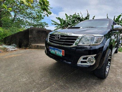Selling Black Toyota Hilux 2013 at 58937 km