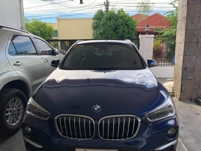 Selling Blue Bmw X1 in Parañaque