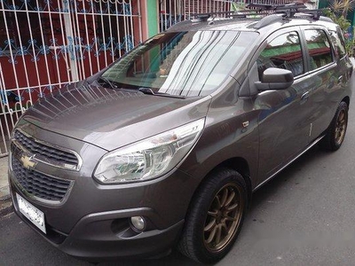 Selling Grey Chevrolet Spin 2015 Automatic Gasoline