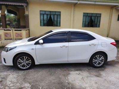 Selling Pearl White Toyota Corolla altis 2015 in Alfonso