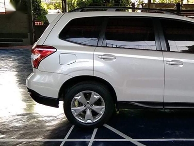Selling Pearlwhite Subaru Forester 2014 in Parañaque