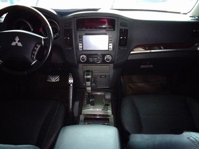 Selling Silver Mitsubishi Pajero 2014 Automatic Diesel