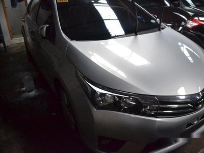 Selling Silver Toyota Corolla Altis 2016 at 8000 km