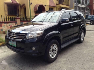 SELLING Toyota Fortuner g 2012