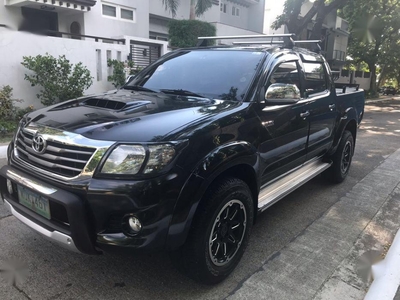 Selling Toyota Hilux Automatic Diesel in Parañaque
