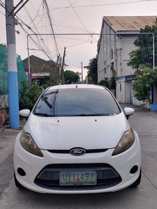 Selling White Ford Fiesta 2012 in Bacoor
