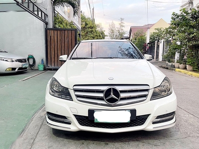 Selling White Mercedes-Benz C200 2012 in Bacoor