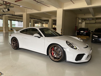 Selling White Porsche GT3 2018 in Pasig