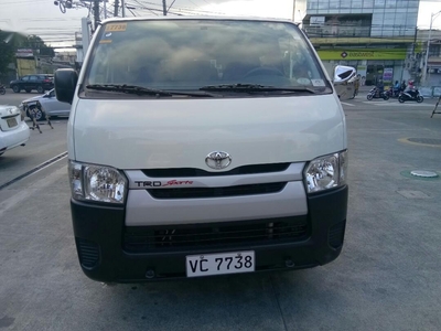Selling White Toyota Hiace 2016 in Manila