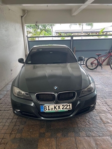 Silver BMW 318I 2011 for sale in Paranaque