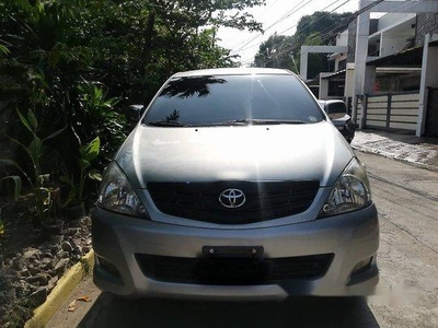 Silver Toyota Innova 2009 at 121000 km for sale