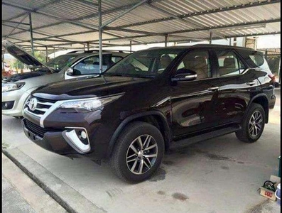 Toyota Fortuner V 2017 Diesel AT Leather Seats Like New All Original for sale