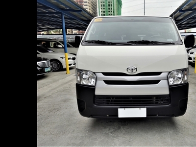 Toyota Hiace 2017 Van at 28000 km for sale