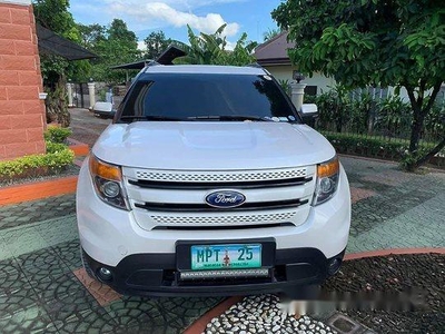 White Ford Explorer 2013 Automatic for sale