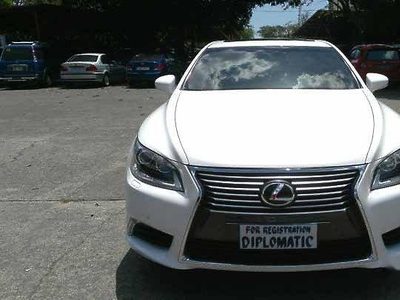White Lexus Ls 460 2013 at 43175 km for sale