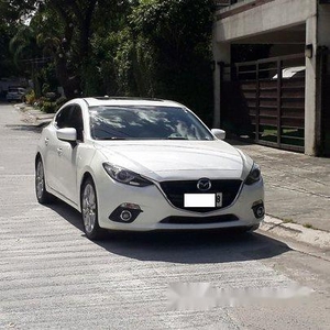 White Mazda 3 2015 for sale in Automatic