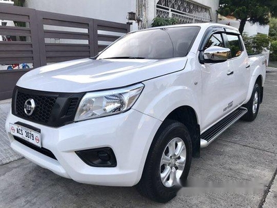 White Nissan Navara 2016 at 35000 km for sale