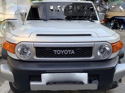 White Toyota Fj Cruiser 2015 at 5000 km for sale