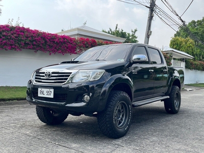 White Toyota Hilux 2013 for sale in Parañaque