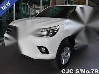 White Toyota Hilux 2016 for sale in Manila