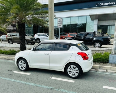 Sell White 2019 Suzuki Swift in Muntinlupa
