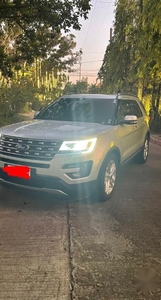 Selling Pearl White Ford Explorer 2017 in Pasig