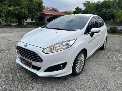Selling White Ford Fiesta 2014 in Manila