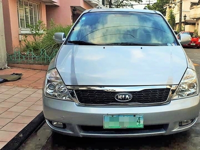 Silver Kia Carnival 2008 Van at Automatic for sale in Quezon City