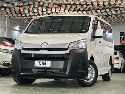 2020 Toyota Hiace Commuter Deluxe