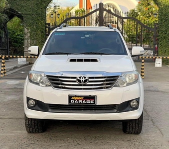 Pearl White Toyota Fortuner 2013 for sale in Quezon City
