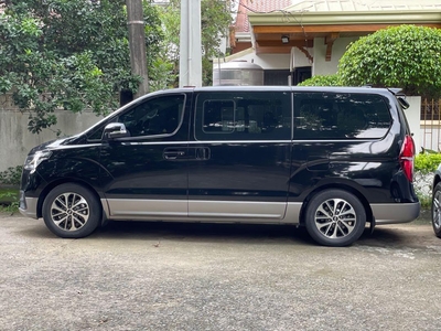 Sell Black 2019 Hyundai Starex in San Juan