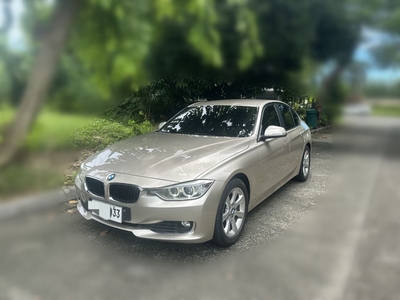 Selling White Bmw 318D 2014 in Manila