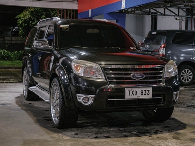 Selling White Ford Everest 2012 in Manila