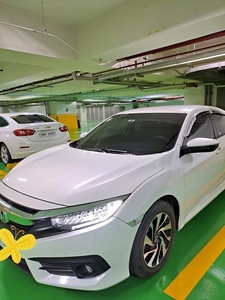 Selling White Honda Civic 2018 in Taytay