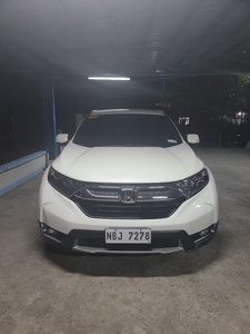 Selling White Honda CR-V 2018 in Mandaluyong