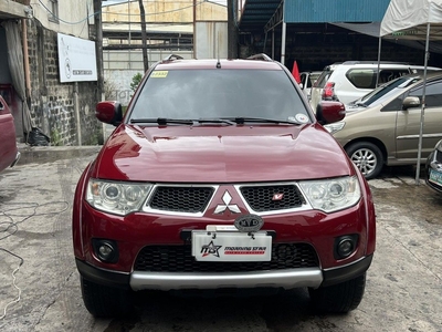 Selling White Mitsubishi Montero sport 2013 in Manila