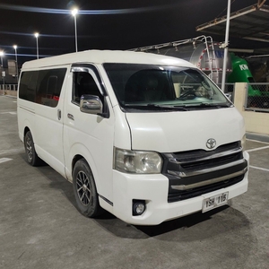 Selling White Toyota Hiace Super Grandia 2014 in Manila
