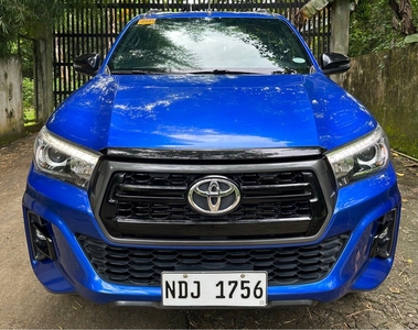 Selling White Toyota Hilux 2019 in Silang