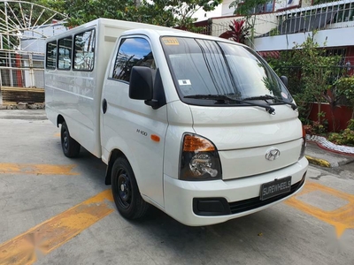 White Hyundai H-100 2018 for sale in Quezon