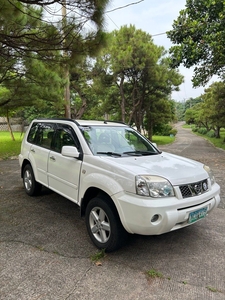 White Nissan X-Trail 2009 for sale in Automatic