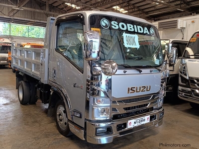 Used Isuzu elf surplus reconditioned dump truck nkr n-series 300 series canter tornado
