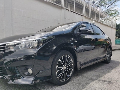 Black Toyota Altis 2016 for sale in Automatic