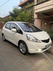 Pearl White Honda Jazz 2009 for sale in Quezon City