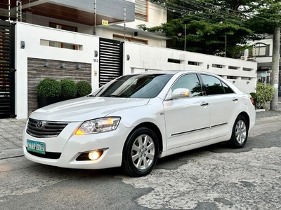 Pearl White Toyota Camry 2009 for sale in Pasig