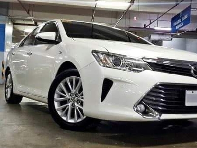 Pearl White Toyota Camry 2015 for sale in Automatic