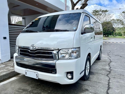 Pearl White Toyota Hiace Super Grandia 2018 for sale in Biñan