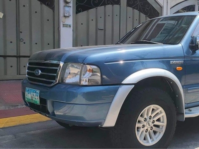 Purple Ford Everest 2005 for sale in Manual