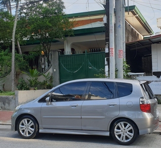 Sell White 2006 Honda Jazz in Quezon City